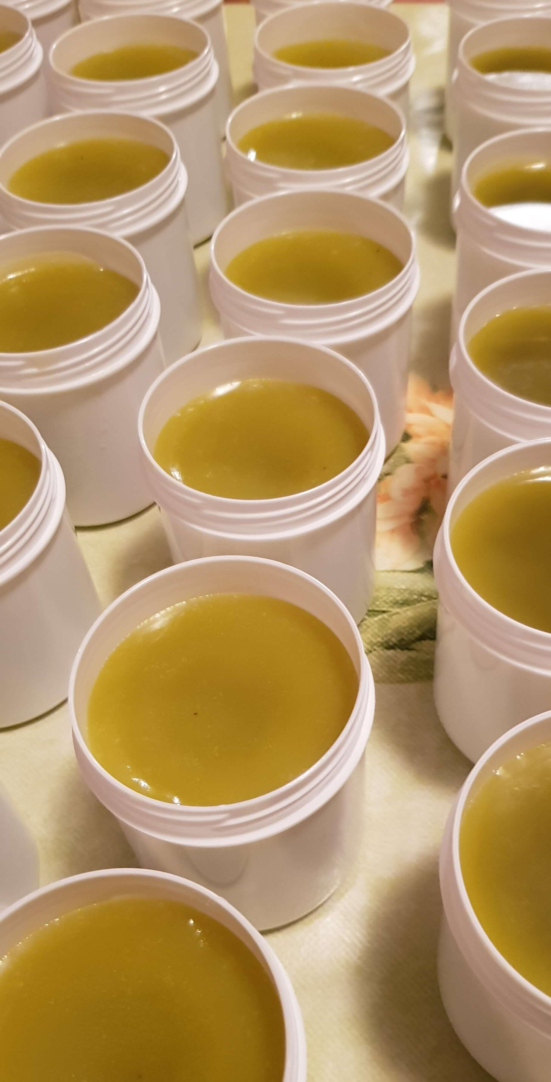 Kadagių anticeliulitinis tepalas 100ml Kadagių anticeliulitinis tepalas 100ml