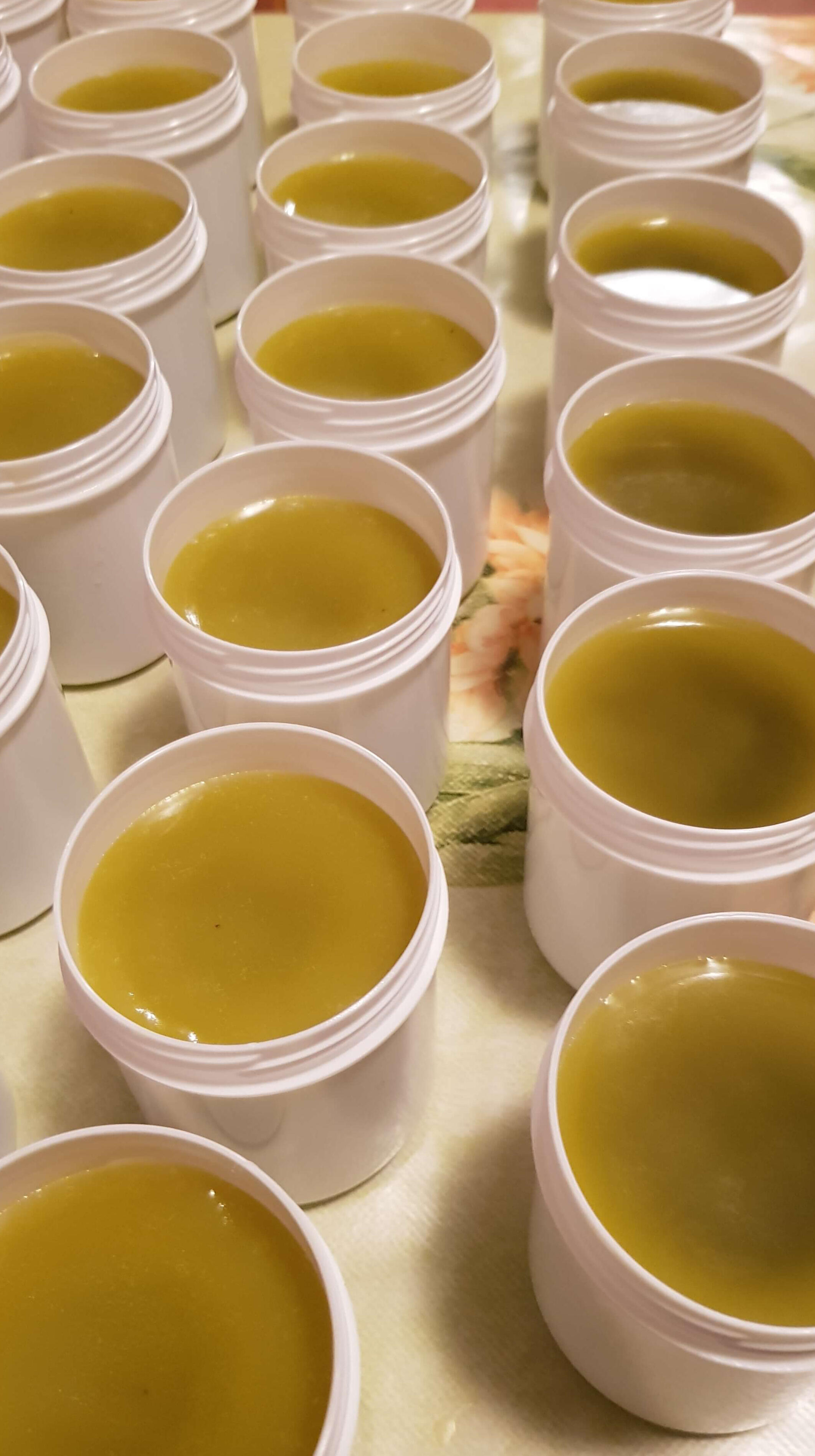 Kadagių anticeliulitinis tepalas 100ml Kadagių anticeliulitinis tepalas 100ml